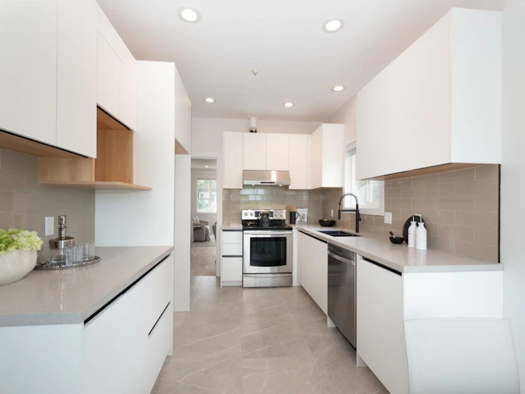 827 E 32nd Avenue, Vancouver, BC, V5V 2Y7 - 14