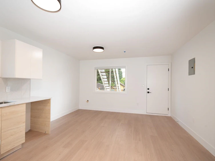827 E 32nd Avenue, Vancouver, BC, V5V 2Y7 - 29