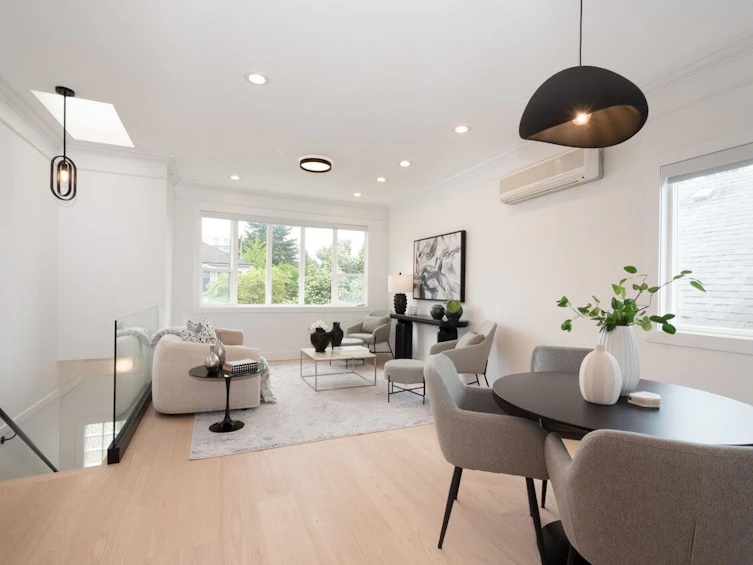 827 E 32nd Avenue, Vancouver, BC, V5V 2Y7 - 2
