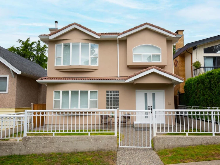 827 E 32nd Avenue, Vancouver, BC, V5V 2Y7 - 3