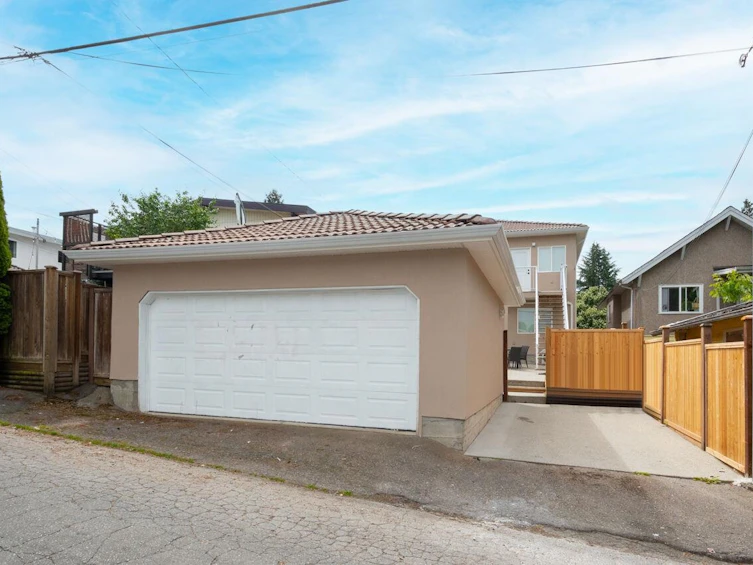 827 E 32nd Avenue, Vancouver, BC, V5V 2Y7 - 40