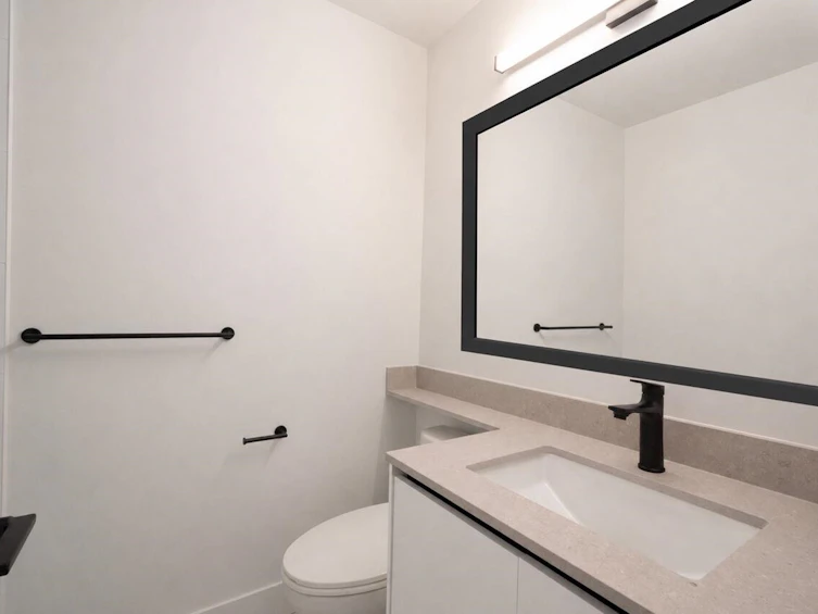 827 E 32nd Avenue, Vancouver, BC, V5V 2Y7 - 27
