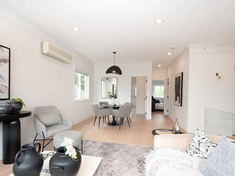 827 E 32nd Avenue, Vancouver, BC, V5V 2Y7 - 8