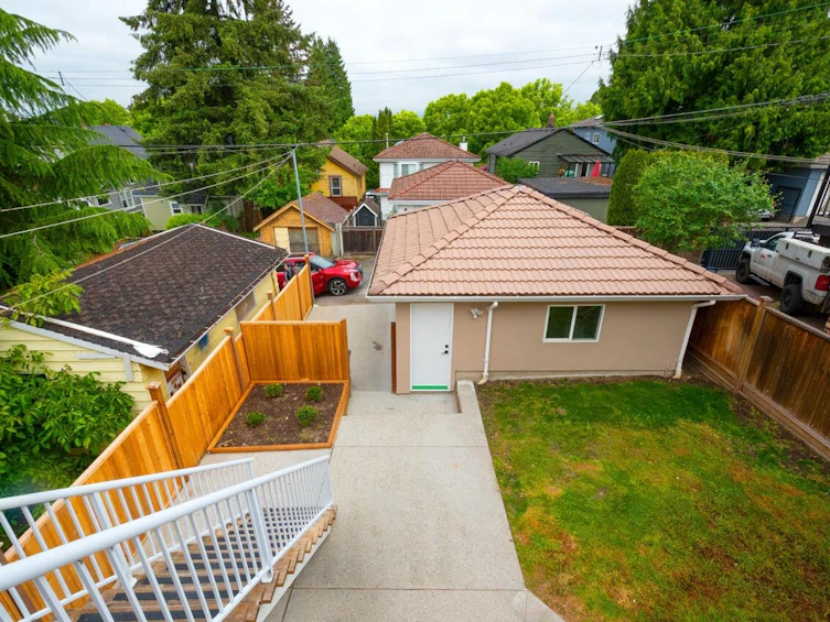 827 E 32nd Avenue, Vancouver, BC, V5V 2Y7 - 38