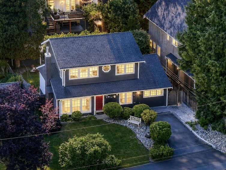 1425 129 Street, Surrey, BC, V4A 3X9