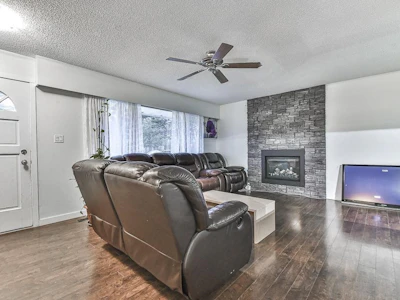 23740 Fraser Highway - 2