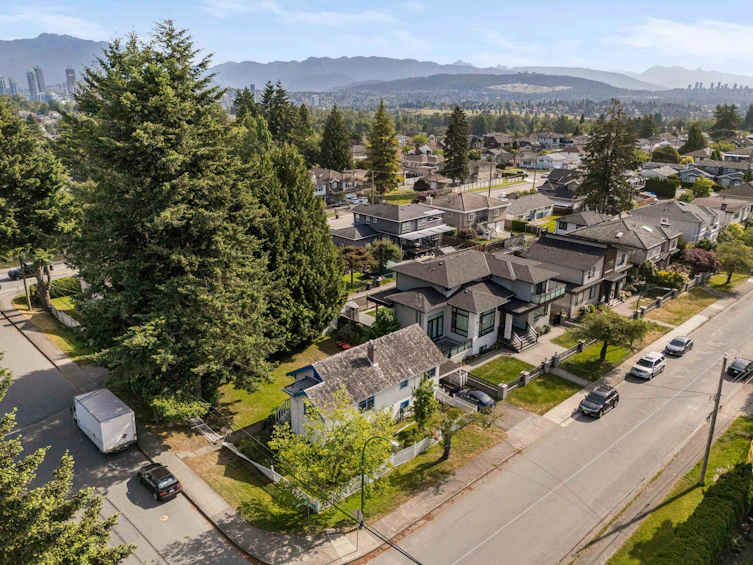 5282 Inman Avenue, Burnaby, BC, V5H 3Y5 - 2