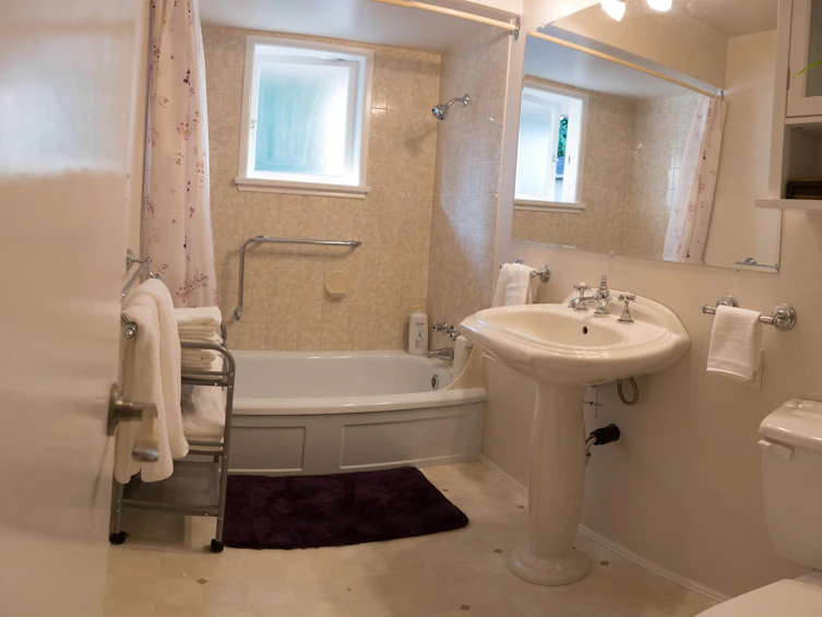 7851 Bennett Road, Richmond, BC, V6Y 1N3 - 6
