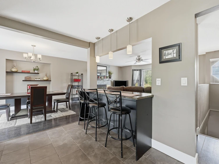 8912 213 Street, Langley, BC, V1M 1Z3 - 9