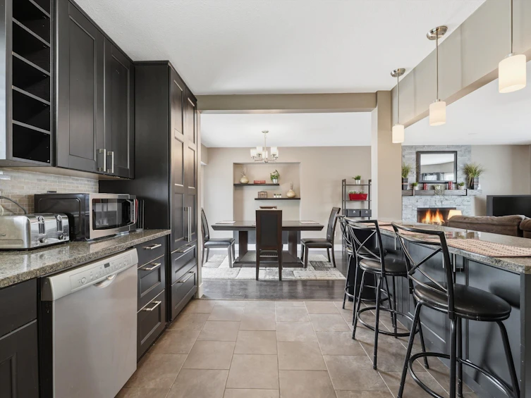 8912 213 Street, Langley, BC, V1M 1Z3 - 8