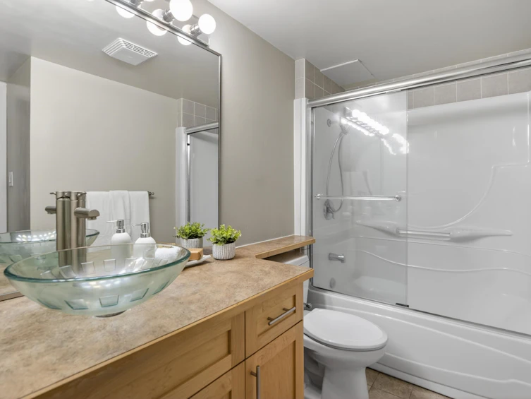 203-1410 Blackwood Street, Surrey, BC, V4B 3V4 - 24