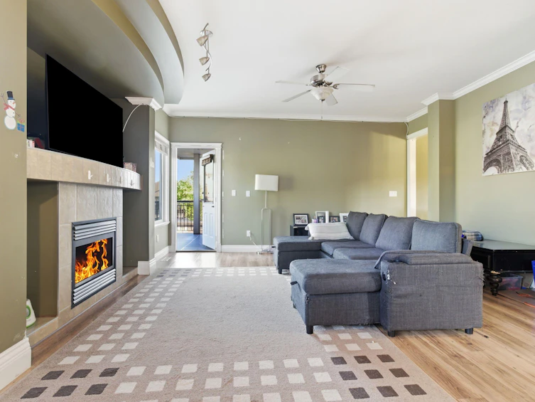 8558 Fennel Street, Mission, BC, V2V 6V9 - 8
