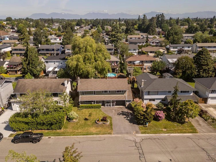 5489 Maple Crescent, Delta, BC, V4K 1G3 - 2