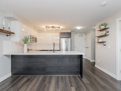 414-2525 Clarke Street - 5