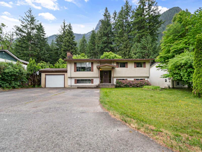 260 Robertson Crescent - 2