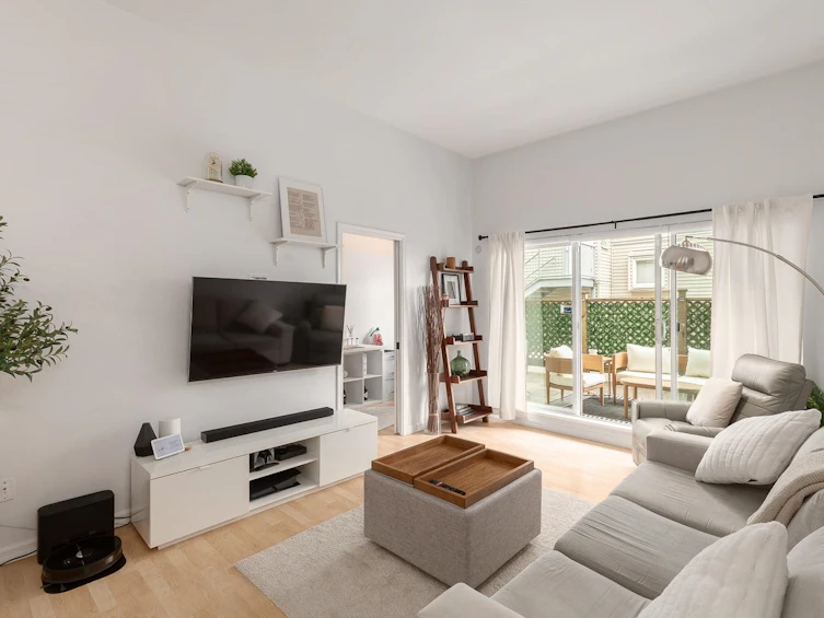 204-7031 Blundell Road, Richmond, BC, V6Y 1J5 - 2