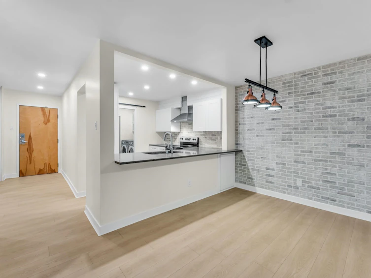 110-15282 19 Avenue, Surrey, BC, V4A 1X6 - 9