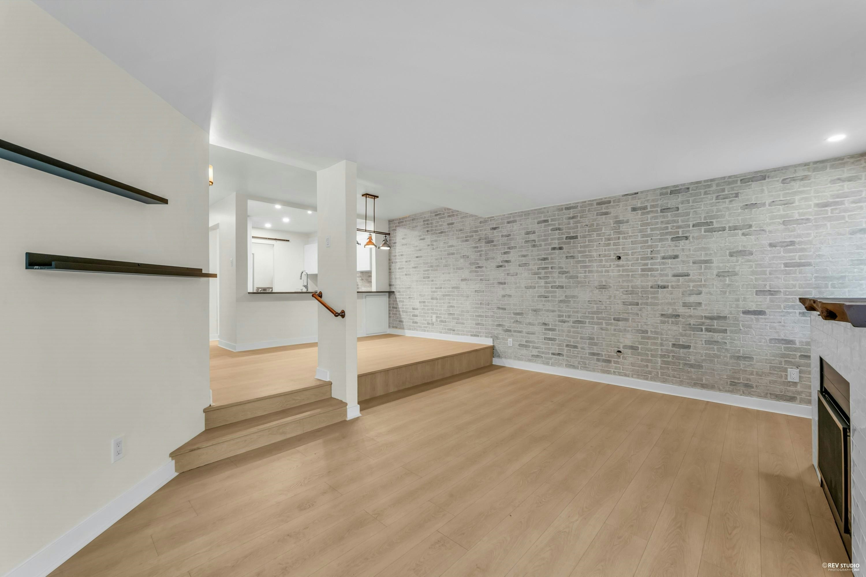 110-15282 19 Avenue, Surrey, BC, V4A 1X6 - 15