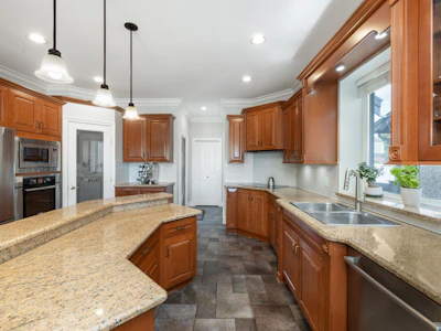 6071 Charles Street - 5
