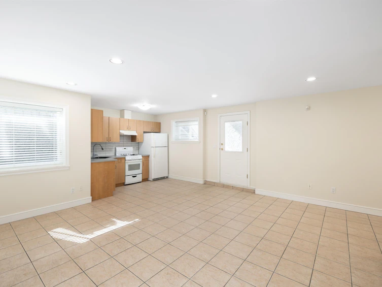 6071 Charles Street, Burnaby, BC, V5B 2G7 - 22