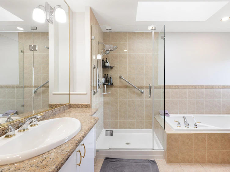 6071 Charles Street, Burnaby, BC, V5B 2G7 - 18