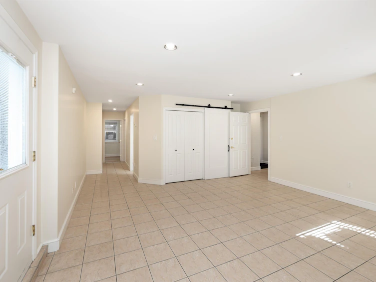 6071 Charles Street, Burnaby, BC, V5B 2G7 - 23