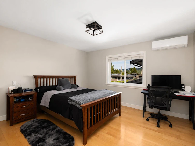 6071 Charles Street, Burnaby, BC, V5B 2G7 - 21