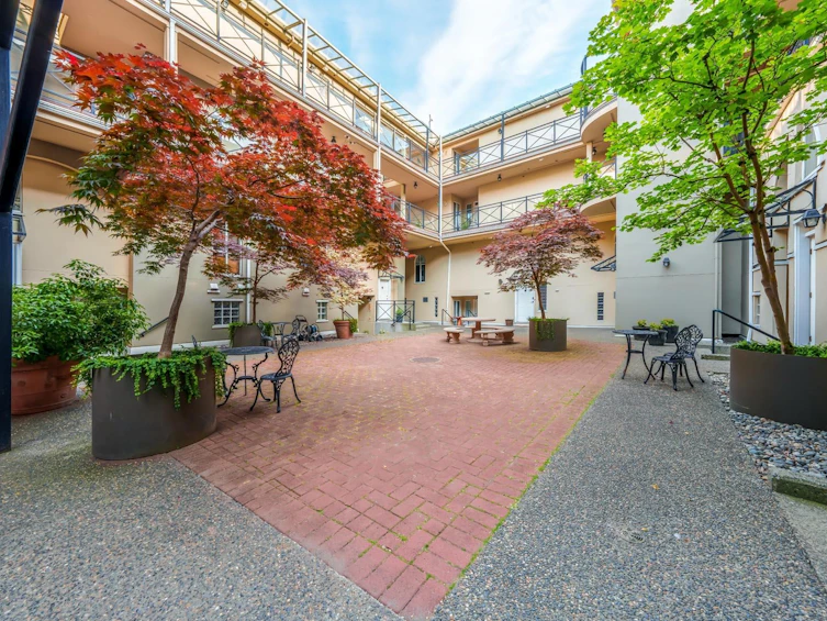 204-2 Renaissance Square, New Westminster, BC, V3M 6K3 - 30