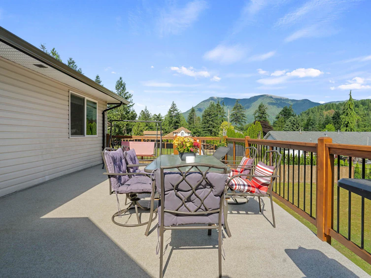 65644 Gardner Drive, Hope, BC, V0X 1L1 - 32