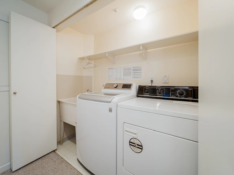 4682 W 14th Avenue, Vancouver, BC, V6R 2Y6 - 29