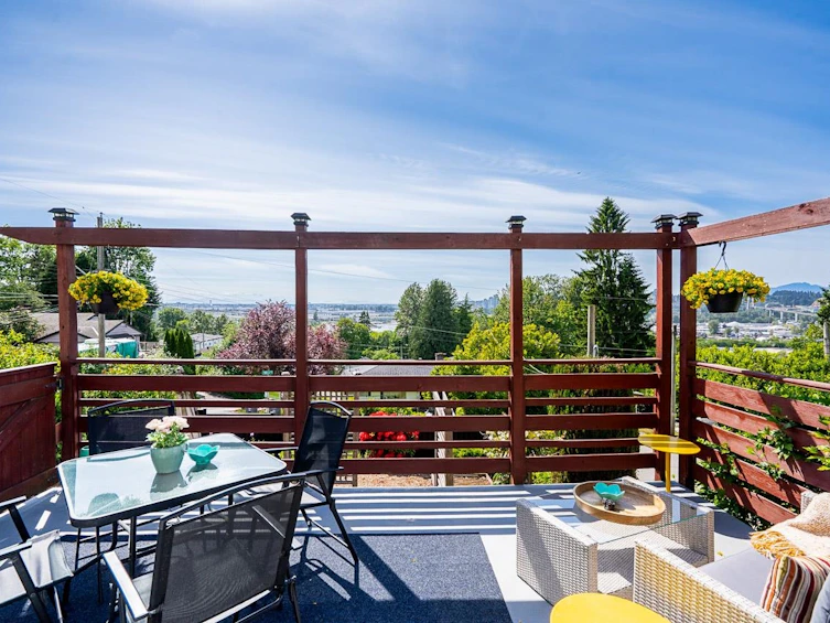 10482 125a Street, Surrey, BC, V3V 5A3