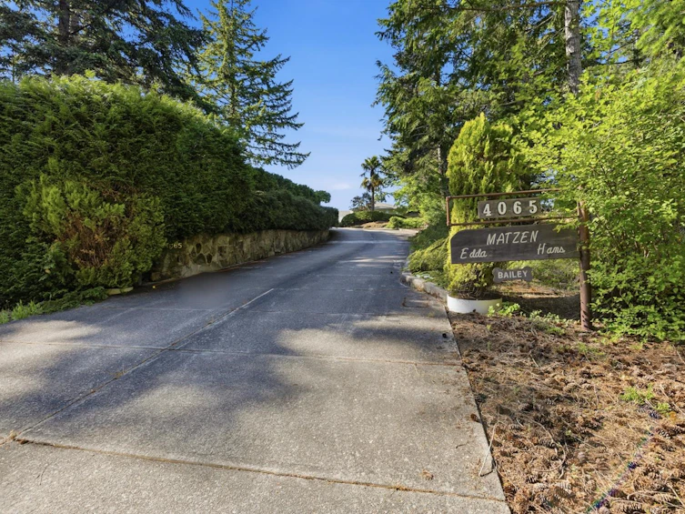 4065 Francis Peninsula Road, Pender Harbour Egmont, BC, V0N 2H1 - 2
