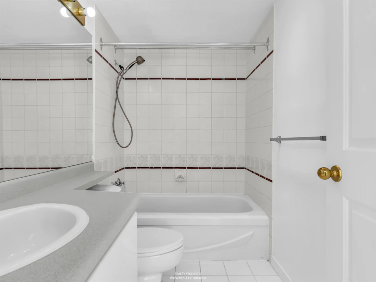 204-876 W 16th Avenue, Vancouver, BC, V5Z 1T1 - 9