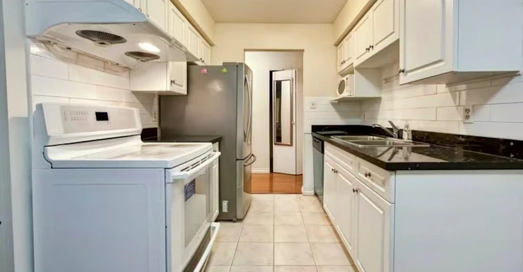 2F-836 Twelfth Street, New Westminster, BC, V3M 4K3