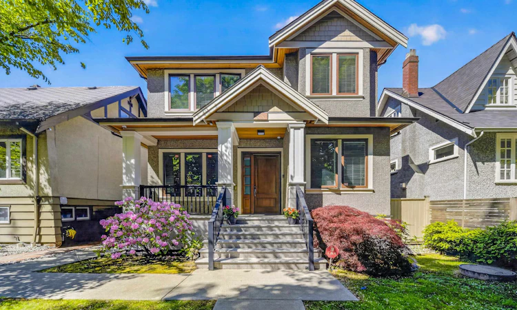 3285 W 12th Avenue