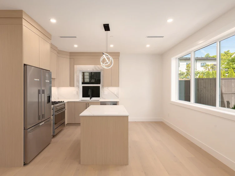 2-3635 Turner Street, Vancouver, BC, V5K 2J2 - 9