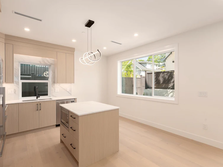 2-3635 Turner Street, Vancouver, BC, V5K 2J2 - 12