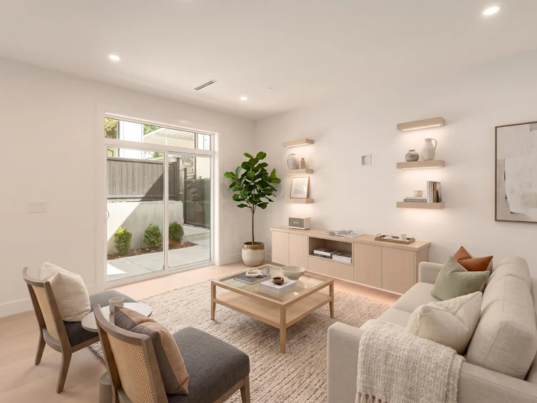 2-3635 Turner Street, Vancouver, BC, V5K 2J2 - 2