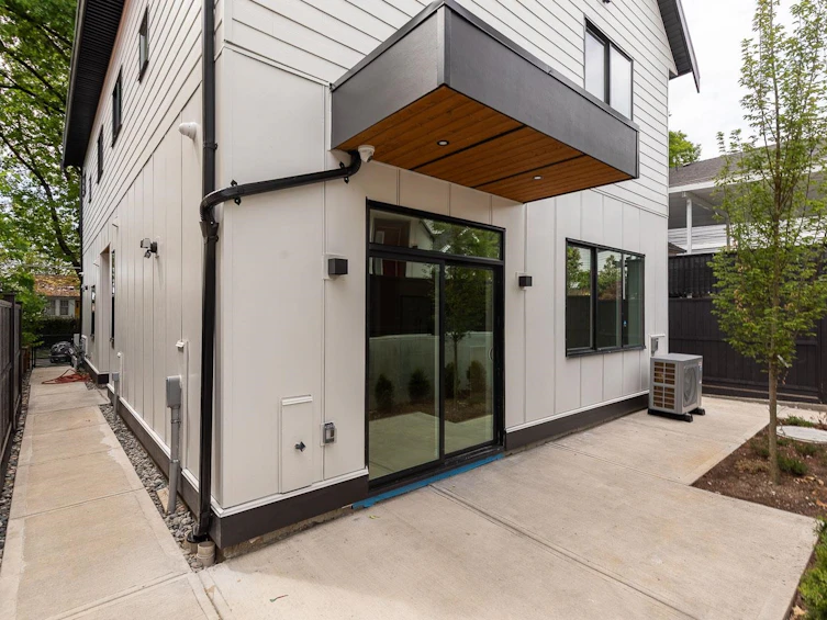 2-3635 Turner Street, Vancouver, BC, V5K 2J2 - 36