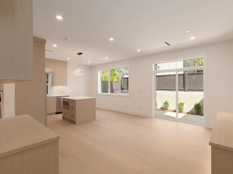 2-3635 Turner Street, Vancouver, BC, V5K 2J2 - 5