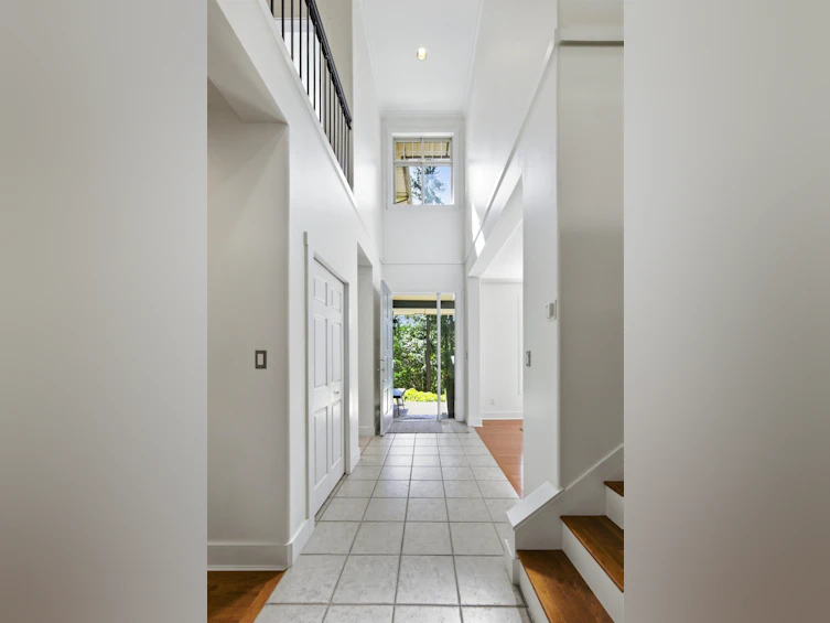 5780 Cranley Drive, West Vancouver, BC, V7W 1S8 - 4