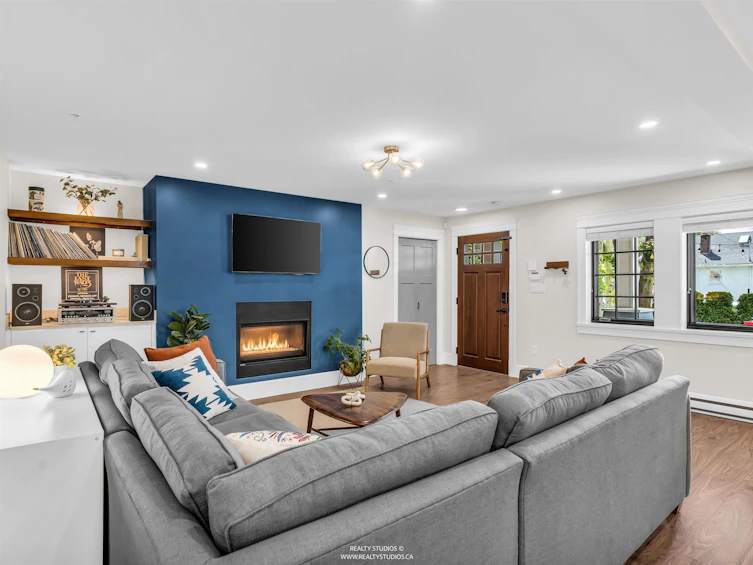 436 Lakewood Drive, Vancouver, BC, V5L 4L7 - 2