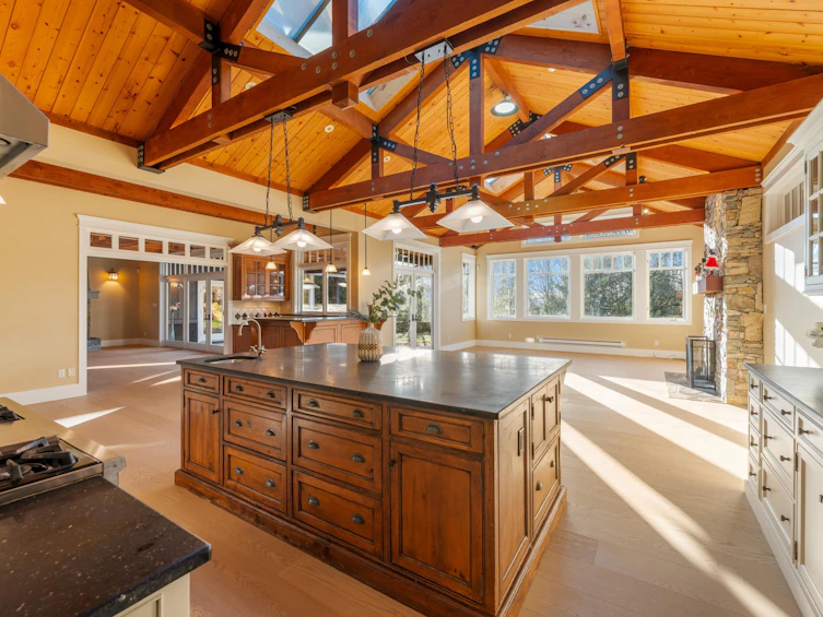 366 Keith Road, West Vancouver, BC, V7T 1L7