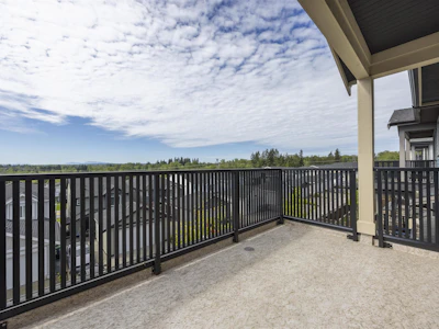 16764 16a Avenue - 4