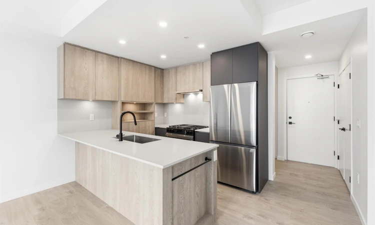 512-19577 65b Avenue