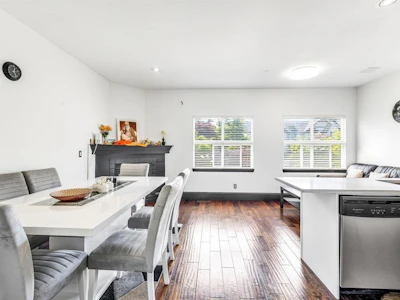 67-12677 63 Avenue - 4