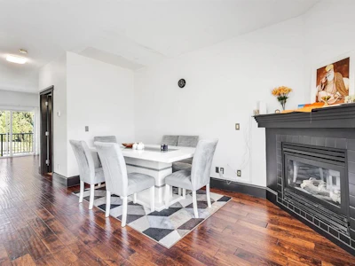 67-12677 63 Avenue - 5