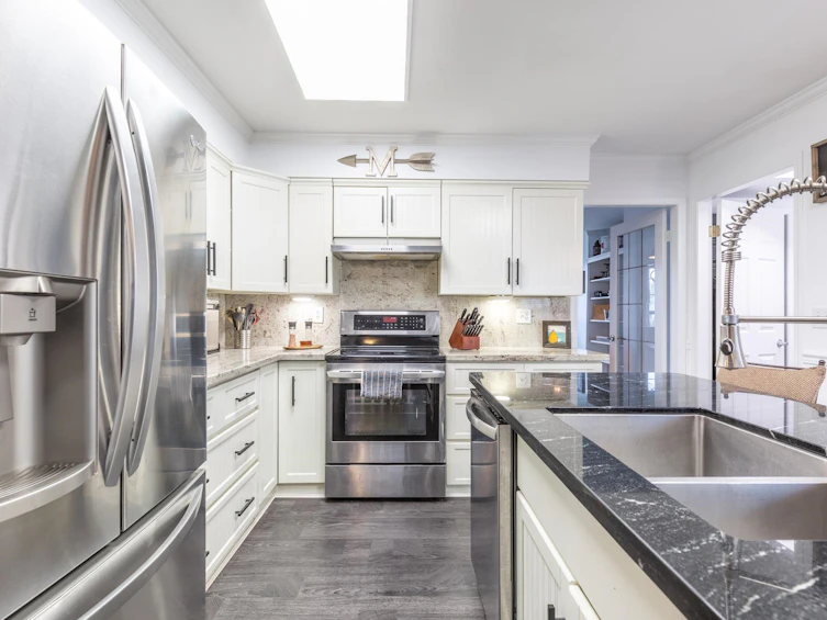 6412 179 Street, Surrey, BC, V3S 7J9 - 8