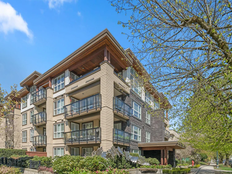 301-3205 Mountain Highway, North Vancouver, BC, V7K 0A3 - 2