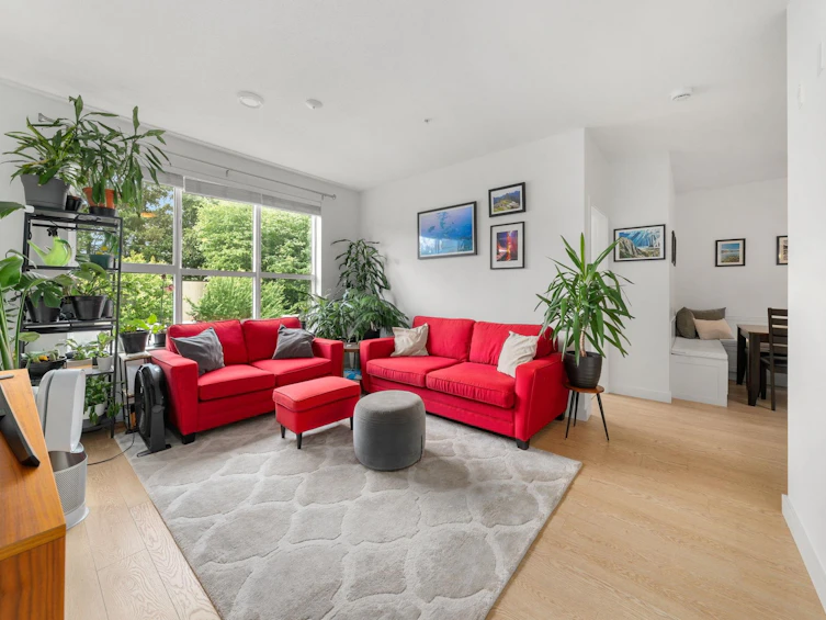 301-3205 Mountain Highway, North Vancouver, BC, V7K 0A3